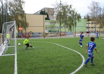 Нова спортна площадка радва футболисти и фенове в Севлиево