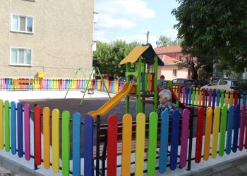 Четири нови детски площадки са отворени за децата