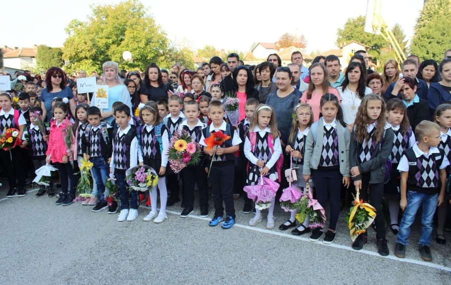 В изцяло ремонтирани учебни и детски заведения започна новата учебна година в Община Севлиево