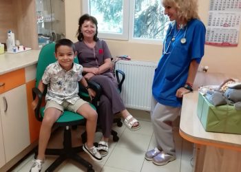 Седемгодишният Константин дари инхалатор на детското отделение