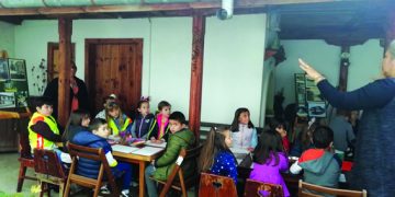 Малчугани рисуваха в Дандолови къщи