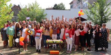 С огнено шоу младежите закриха 25-тото издание на Стажантската програма в „Идеал Стандарт – Видима“