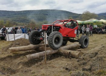 Повече от 40 екипажа се включиха в офроуд шампионата