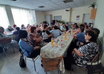 Празнично забавно шоу в Крушево зарадва възрастните хора