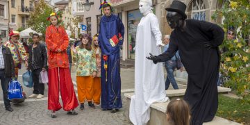 Пъстрият фестивал “Улицата” гостува на град Севлиево