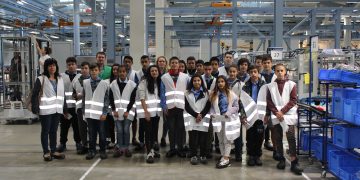 Ученици  се потопиха в реална работна среда