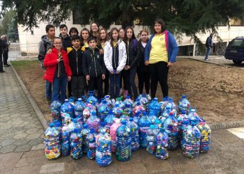 Интеракт клуб – Севлиево организира учениците от общината за включване в кампанията “Капачки за бъдеще”, с цел набиране на средства за закупуване на кувьози