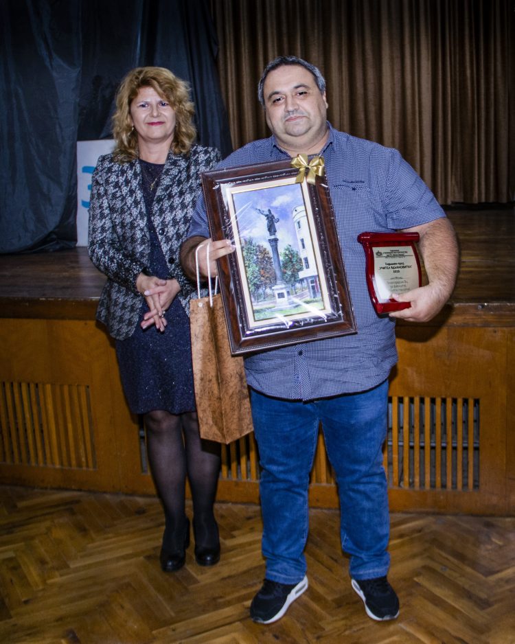 Боряна Борисова и Пламен Пенчев – учителите вдъхновители в СУ “В. Левски”