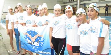 Теодора Георгиева и Микаела Петрова спечелиха три медала в международен турнир по плуване