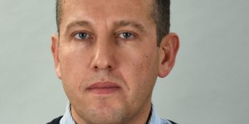 Проф. Венелин Терзиев представя новата си книга в родното Севлиево