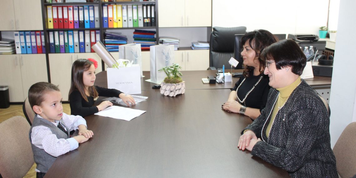 Децата от ДГ „Радост“ в Севлиево бяха директори за един ден