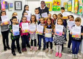 Наши малки художници – с награди от конкурса “Децата рисуват цветята, морето, света…”