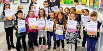 Наши малки художници – с награди от конкурса “Децата рисуват цветята, морето, света…”