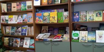 Нови книги в библиотеката в с. Петко Славейков