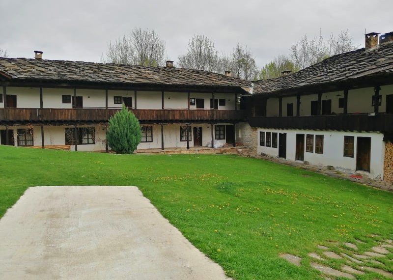 Защитени територии опазват гори и природни форми около известни манастири в района на РИОСВ – Велико Търново