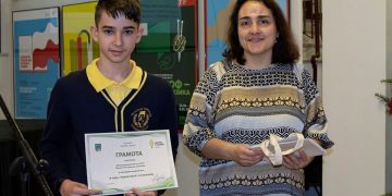 Седмокласникът Михаил Костадинов с приз “Млад природолюбител” от конкурса “Дърво с корен”
