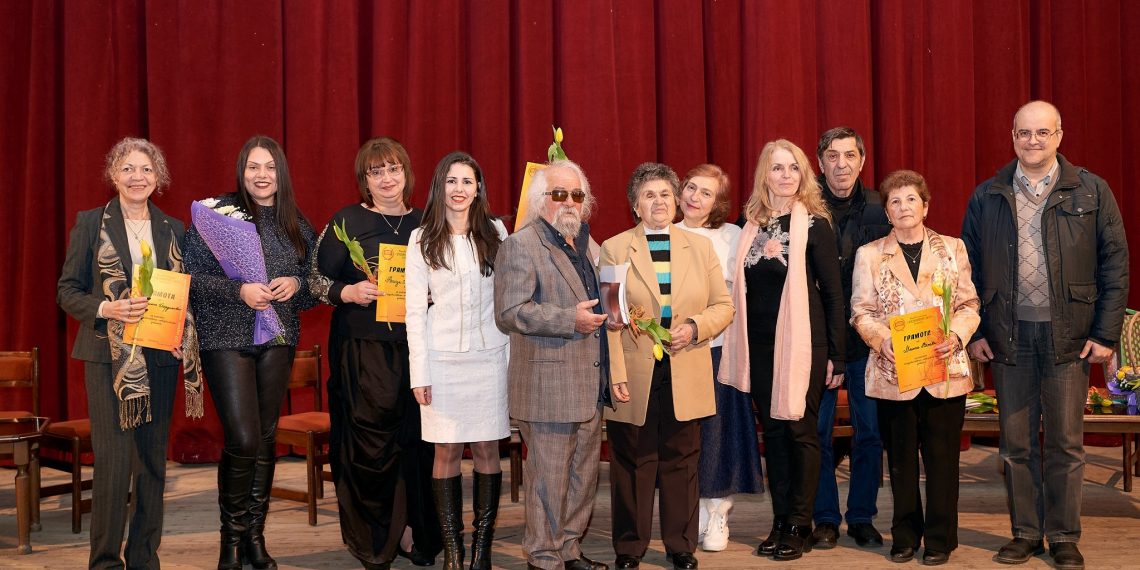 Алманах “Бразди” тръгна към читателите