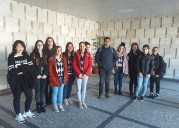 Клуб “Млад изследовател” се срещна отблизо с медицината