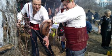 Сенничани почетоха Трифон Зарезан, раздадоха награди за най-добро вино, питка и мезе