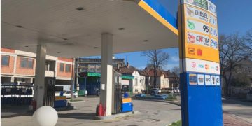 Забраниха консумацията на храни и напитки в бензиностанциите