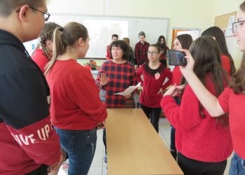 За лютеницата или как една лятна гарнитура се превърна в любимката от рафта със зимнина