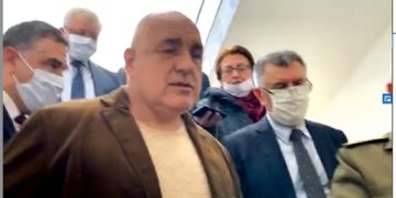 Бойко Борисов посети фирма в Габрово за производство на защитни облекла