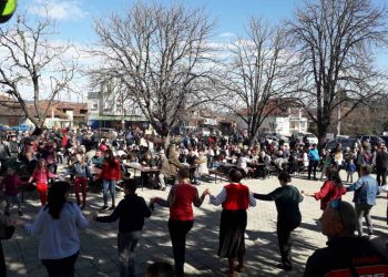 С венци закичиха конете на Тодоровден в Горна Росица