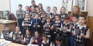 Третокласниците с подарък – комикса “Заветът на kан Кубрат”