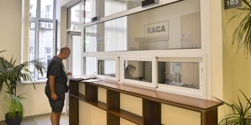 Пенсиите ще се изплащат до 23 април, с приоритет ще са хората над 60 г.