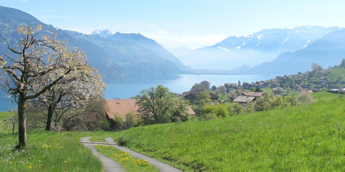 Да живееш под карантина на село