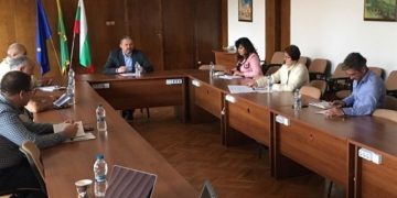 Кооперативният пазар ще работи както досега, отварят и закритите площи на ресторантите