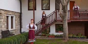 Песен на трио “Звън” спечели “Фолклорна палитра”