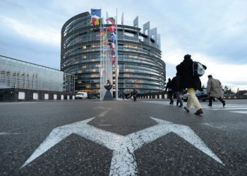 Европа се подготвя за лятото: практични съвети за безопасно пътуване