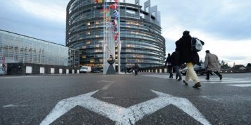 Европа се подготвя за лятото: практични съвети за безопасно пътуване