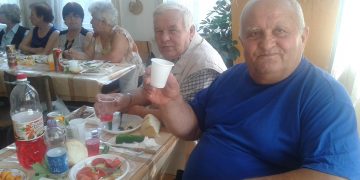 Дълголетници в Сенник бяха дарени