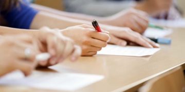 213-ма зрелостници днес са на матура