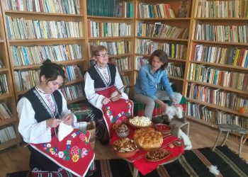 Сръчни жени от Ряховците отбелязаха Световния ден на плетенето