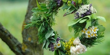 Историците ни ще свият еньовденски венец, минете под него за здраве