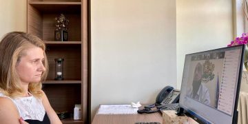 Невена Минева  участва във видеоконферентна среща между министър-председателя Бойко Борисов, Националния оперативен щаб и областните управители