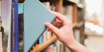 Областният информационен център в Габрово създава икономическа библиотека