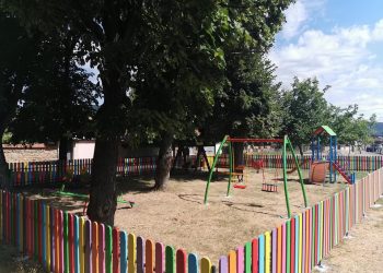 На нова детска площадка се радват децата в с. Ряховците