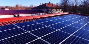 Клиент на ЕНЕРГО-ПРО Енергийни услуги с новоизградена соларна централа в с. Буря