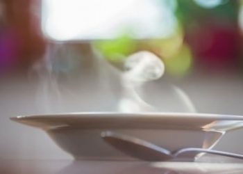 Осигуряват обяд на 70 души в усложнената епидемична обстановка