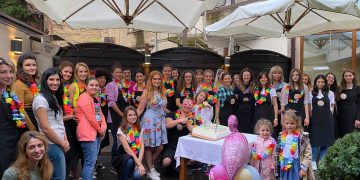 Вероника Венкова: „Art&WineV е едно по-различно забавление с цветни трайни спомени“