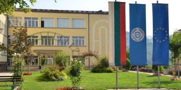 500 първокурсници се записаха в Технически университет – Габрово