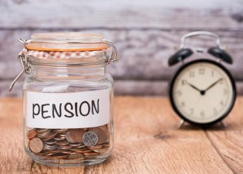 За стаж за пенсия ще се признава периодът на грижи за деца с право на чужда помощ и с по-малко от 90% степен на увреждане