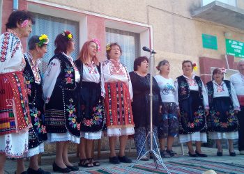 Баници – сладки, солени, вити, редени, с локум и зелени подредиха в Ловнидол