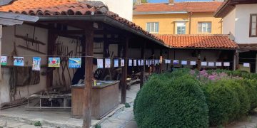 Малчугани от детска градина “Радост” с поздрав за първия учебен ден