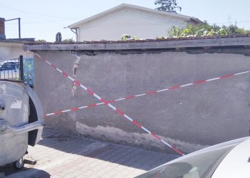 По читателски сигнал Общинският инспекторат обезопаси опасни сгради