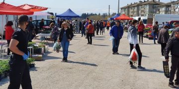 Петъчният пазар остава на панаирната площадка